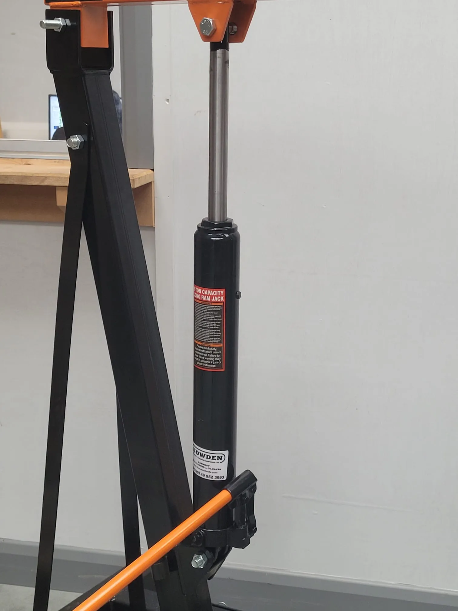 Heavy Duty 2 Ton Folding Engine Hoist Crane (8 - Ton Ram)